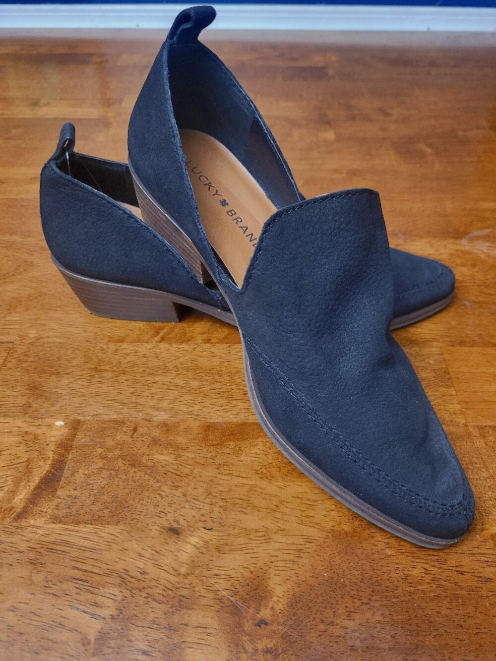 Lucky Brand ~ Sz 6M ~ Mahzan Slip on Heeled Loafers ~ New with minor defects